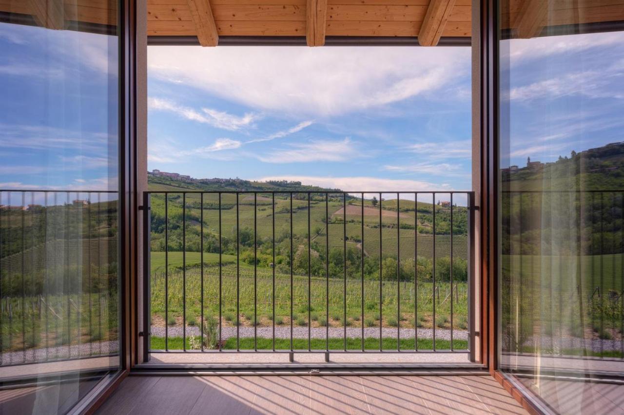 Le Cornici - Cascina Di Charme Hotel Diano dʼAlba Eksteriør billede