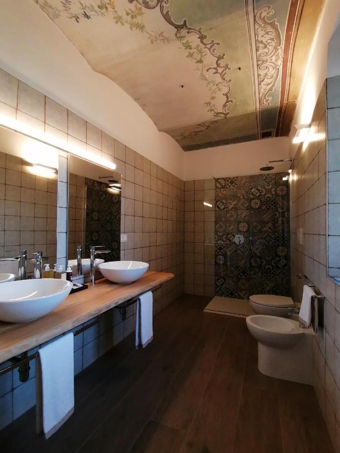 Le Cornici - Cascina Di Charme Hotel Diano dʼAlba Eksteriør billede