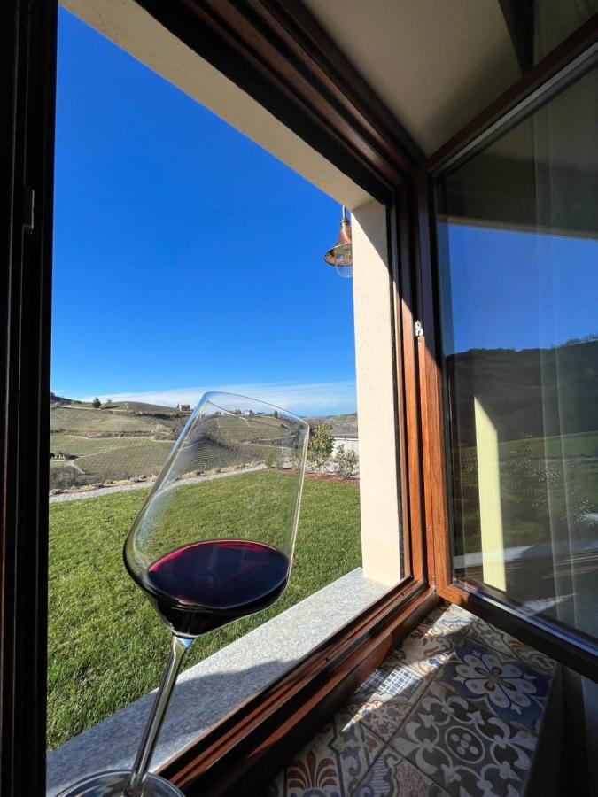Le Cornici - Cascina Di Charme Hotel Diano dʼAlba Eksteriør billede