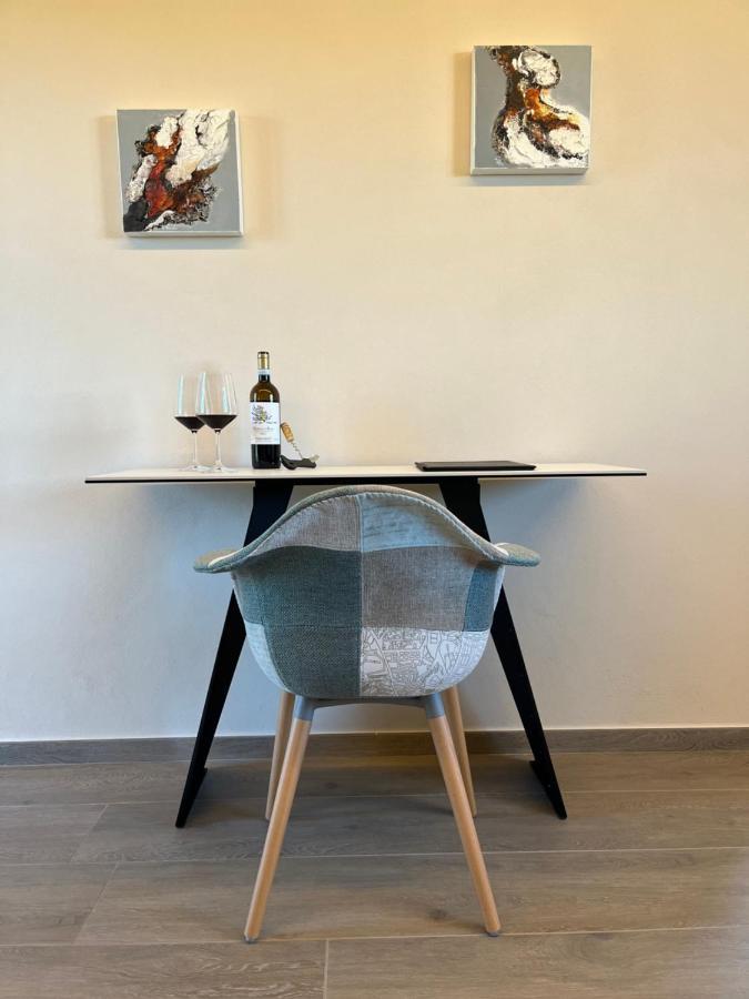 Le Cornici - Cascina Di Charme Hotel Diano dʼAlba Eksteriør billede