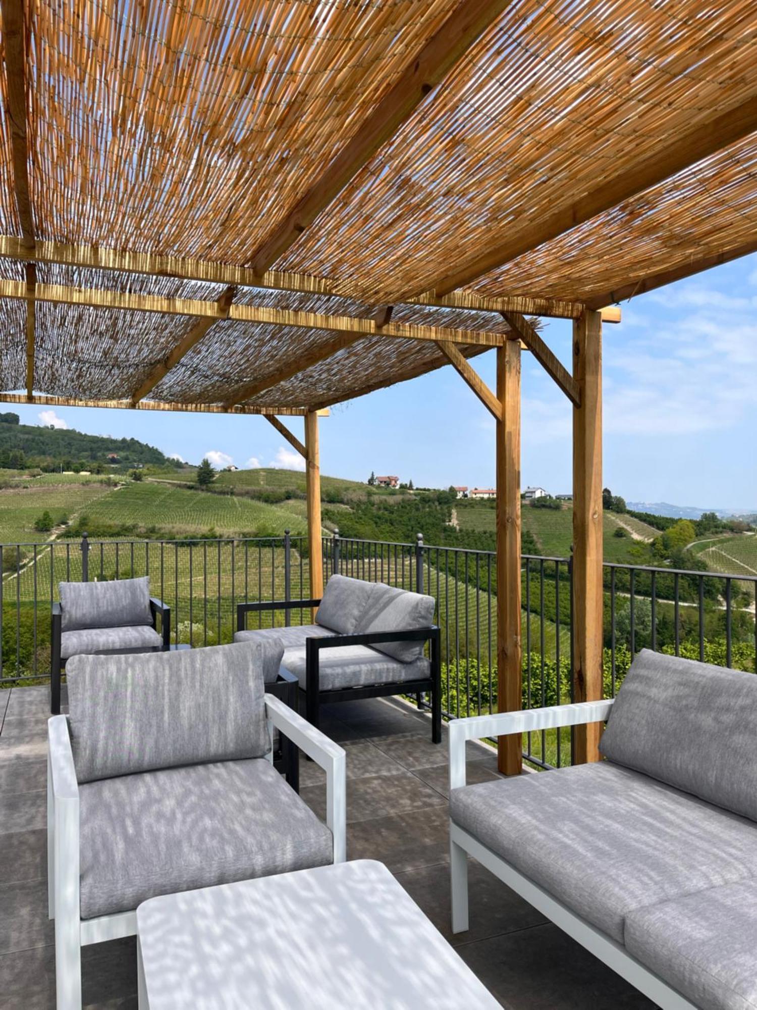 Le Cornici - Cascina Di Charme Hotel Diano dʼAlba Eksteriør billede